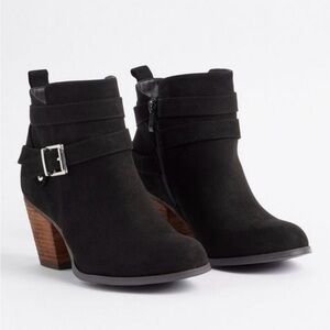 Torrid Stacked Ankle Bootie 9 Wide Black